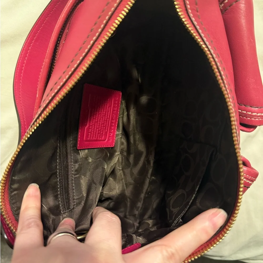 Coach 65th Anniversary Turnlock color raspberry - Picture 7 of 8